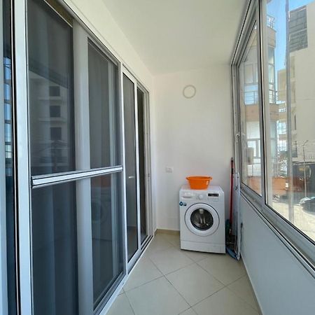 Modern Beachfront Apartments Sarandë Buitenkant foto