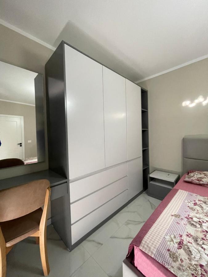 Modern Beachfront Apartments Sarandë Buitenkant foto