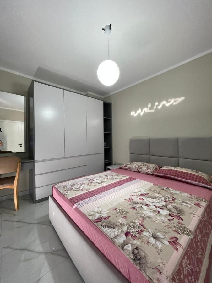 Modern Beachfront Apartments Sarandë Buitenkant foto