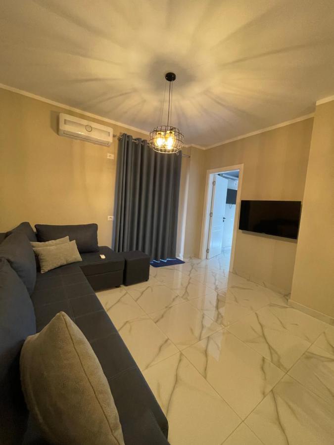 Modern Beachfront Apartments Sarandë Buitenkant foto