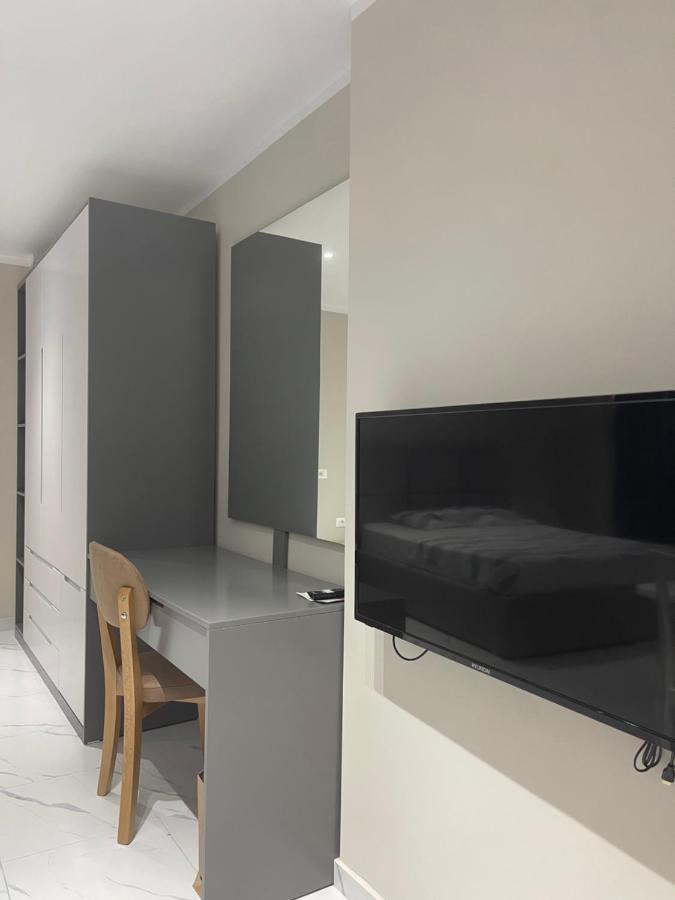 Modern Beachfront Apartments Sarandë Buitenkant foto