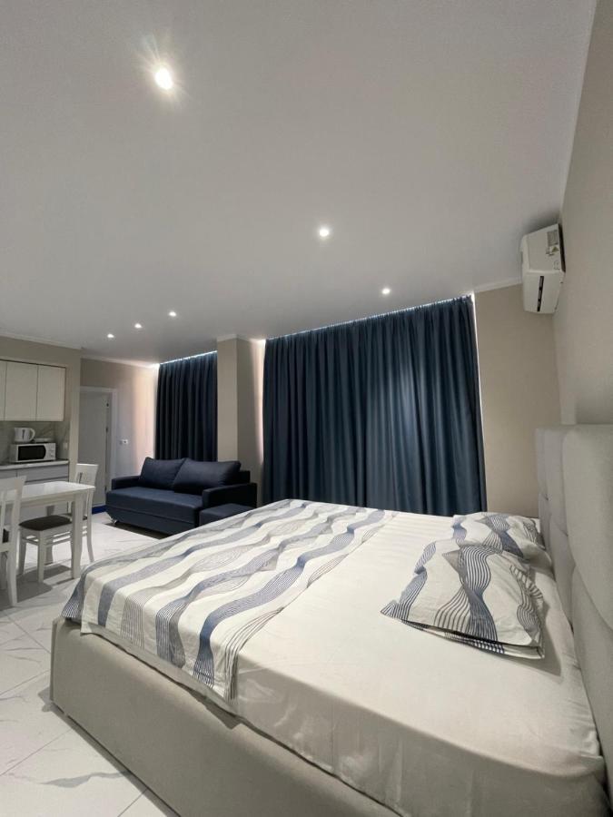 Modern Beachfront Apartments Sarandë Buitenkant foto