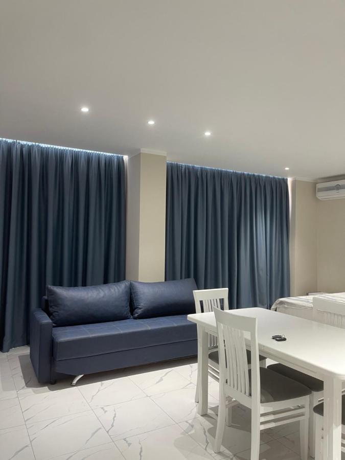 Modern Beachfront Apartments Sarandë Buitenkant foto