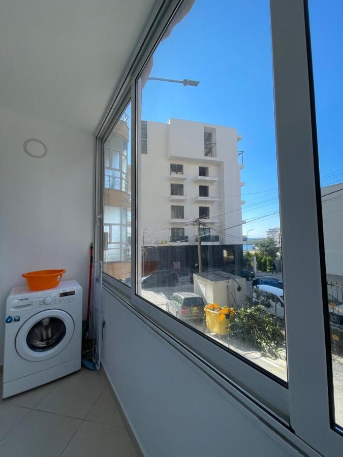 Modern Beachfront Apartments Sarandë Buitenkant foto