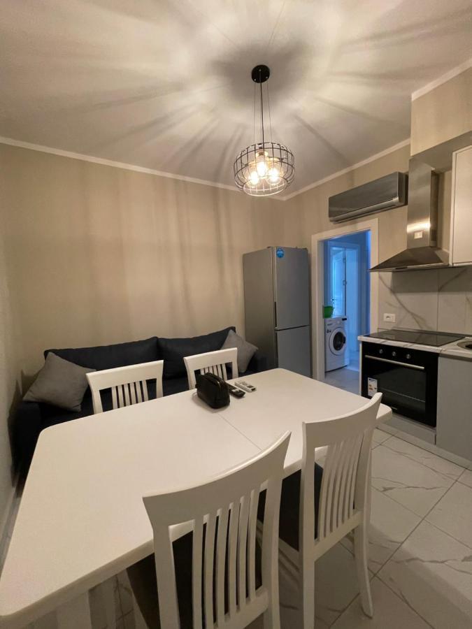 Modern Beachfront Apartments Sarandë Buitenkant foto