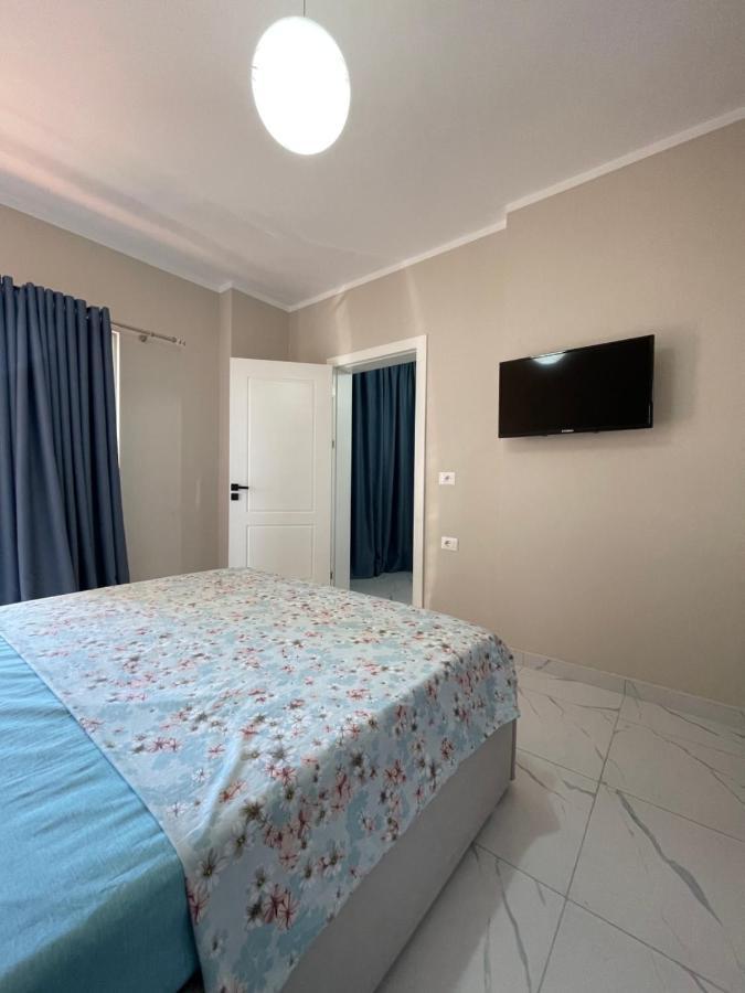 Modern Beachfront Apartments Sarandë Buitenkant foto