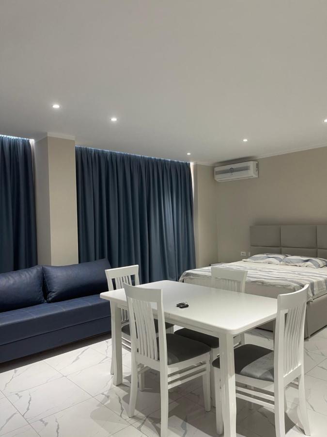 Modern Beachfront Apartments Sarandë Buitenkant foto