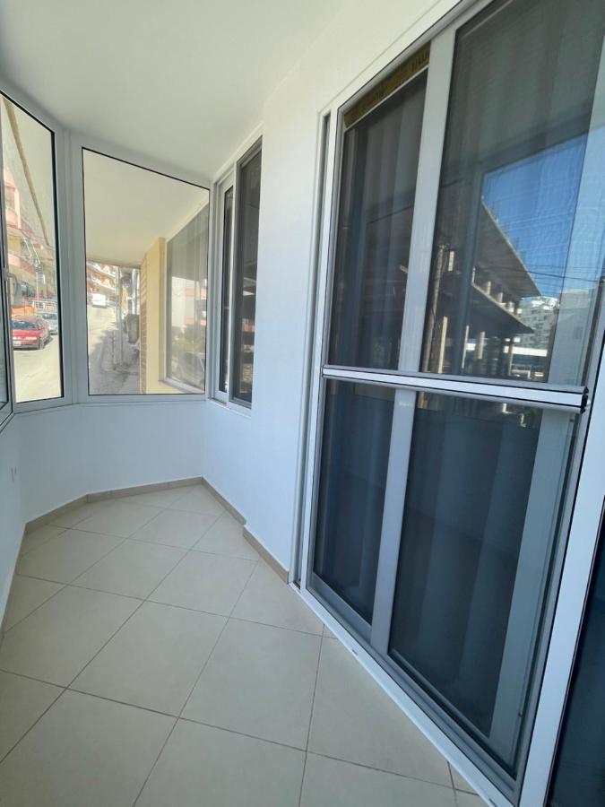 Modern Beachfront Apartments Sarandë Buitenkant foto