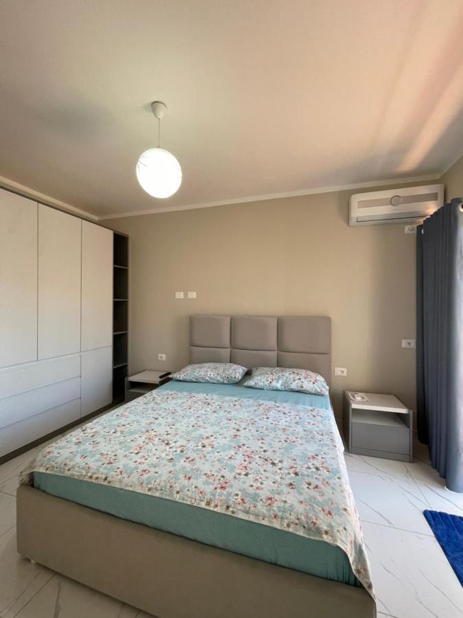 Modern Beachfront Apartments Sarandë Buitenkant foto