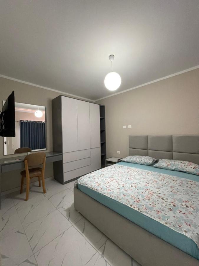 Modern Beachfront Apartments Sarandë Buitenkant foto
