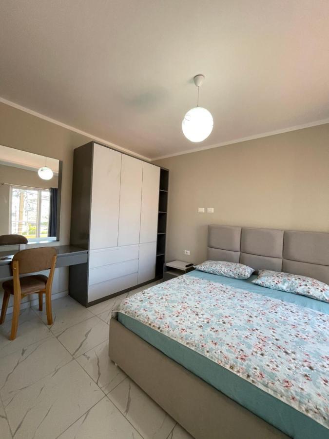Modern Beachfront Apartments Sarandë Buitenkant foto