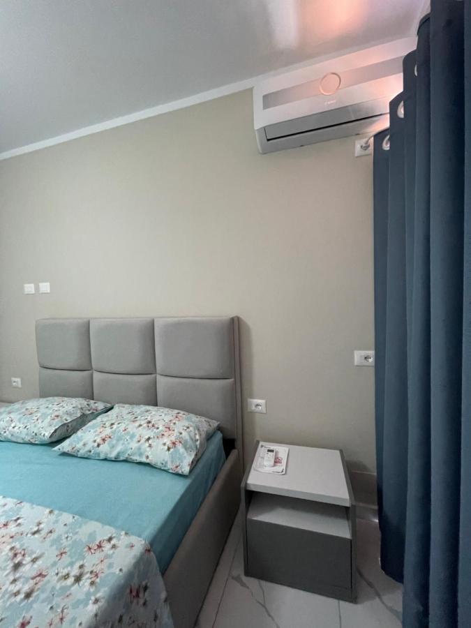 Modern Beachfront Apartments Sarandë Buitenkant foto