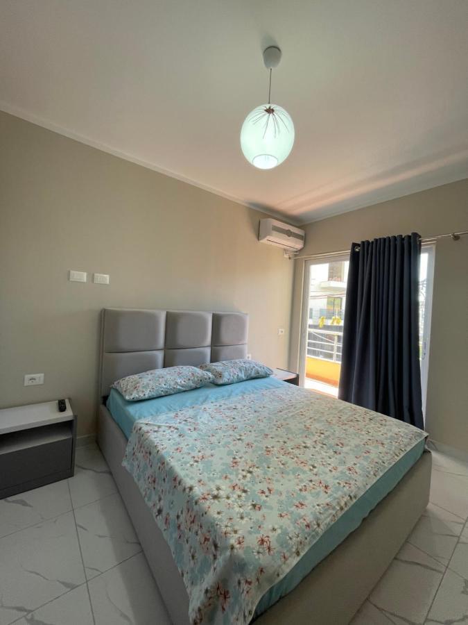 Modern Beachfront Apartments Sarandë Buitenkant foto