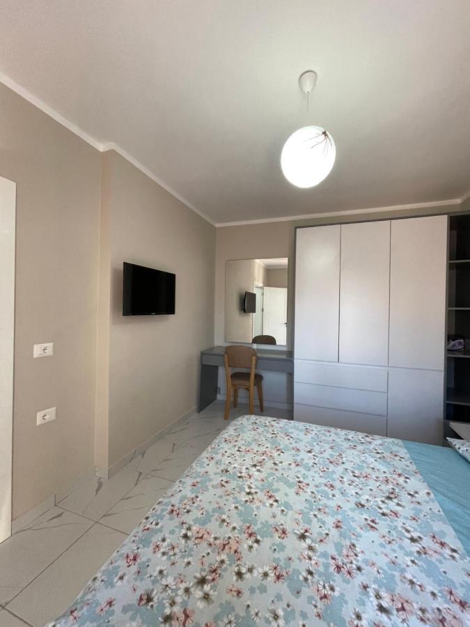 Modern Beachfront Apartments Sarandë Buitenkant foto